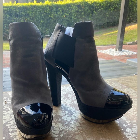 CASADEI FABULOUS grey suede platform boots. Size 8 1/2 - Picture 7 of 16